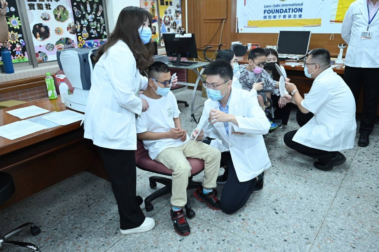 國際獅子會在台中惠明盲校成立低視能服務中心
